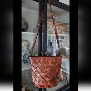 Vilenca Holland Crossbody Bag Purse Brown Distress Woven Genuine Leather
